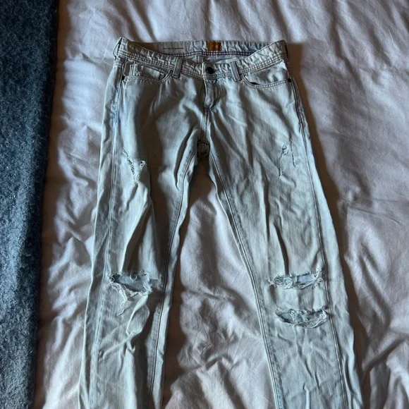 Anthropologie - Lightwash Denim Jeans - Low Rise Distressed Cropped Slim Fit - Picture 9 of 15